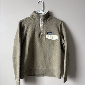 Patagonia Women’s green Quilted Sweater